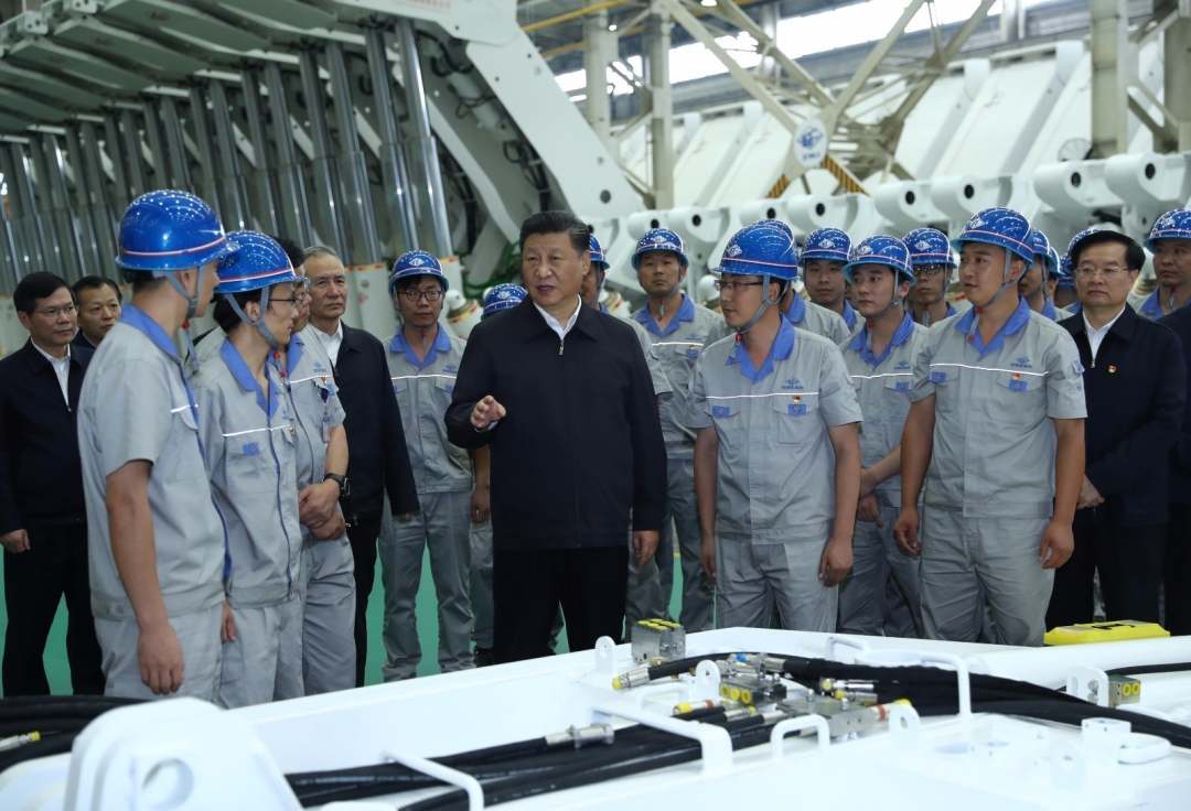習(xí)近平總書記視察煤機 (4).jpg