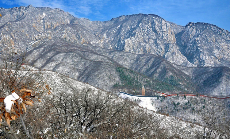 2021嵩陽(yáng)煤機(jī)迎來(lái)初雪